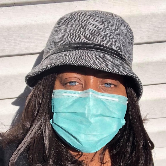 Meet your Posher, Deborah - Picture 1 of 1